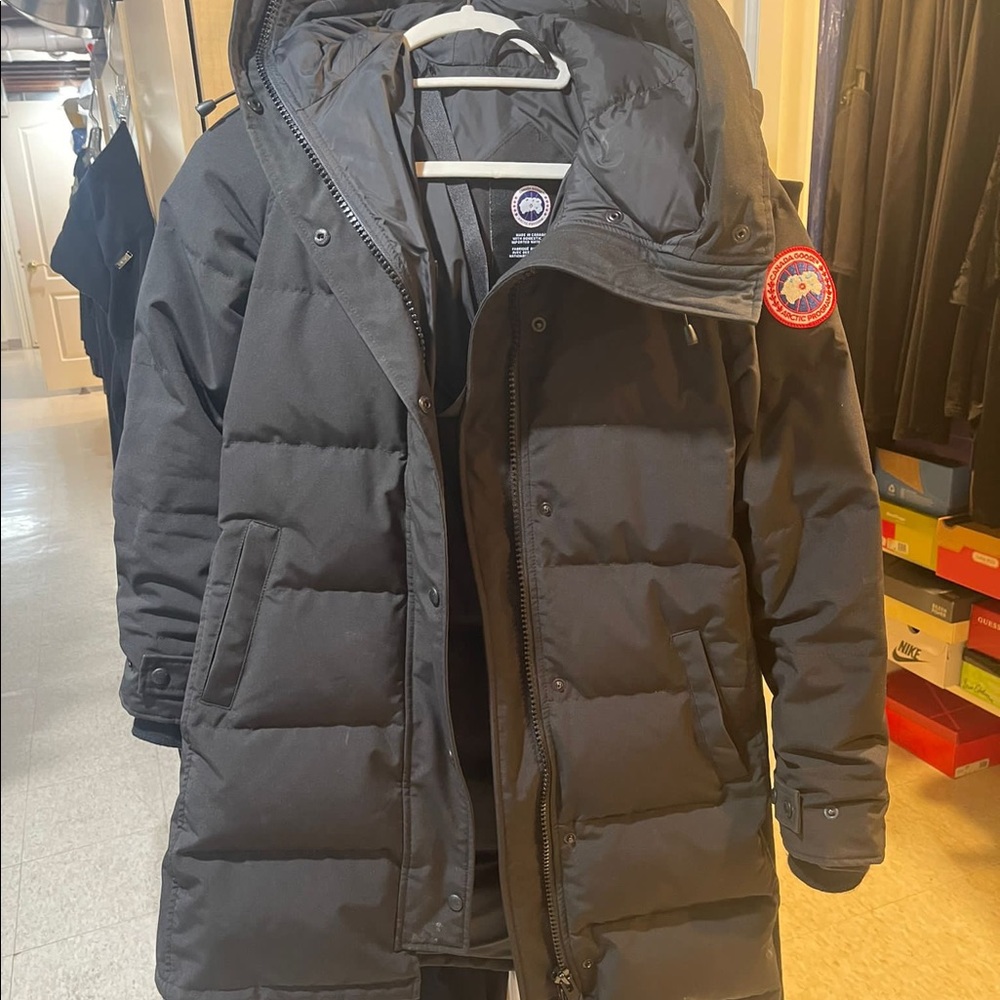 Barely Work Authentic Canada Goose Jacket Size S - image 1